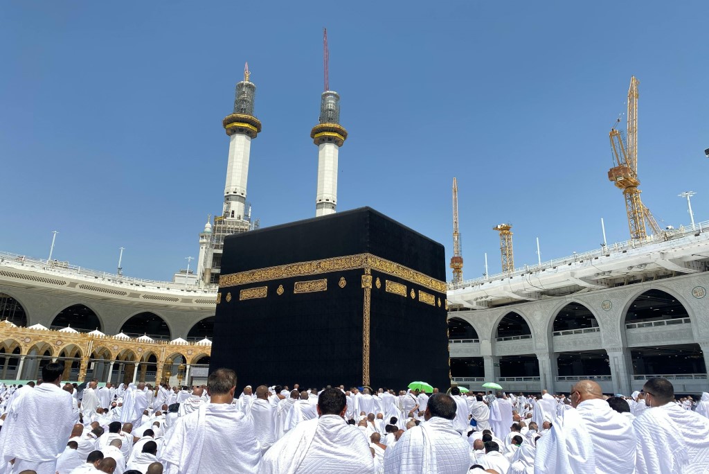Viral! Lakukan Hal Tak Senonoh di Masjid Makkah, Pria dan Wanita Bangladesh Langsung Dieksekusi Mati