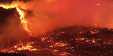 Kebakaran Hutan “Norte Fire” Mengamuk di California, Ribuan Warga Diminta Segera Mengungsi